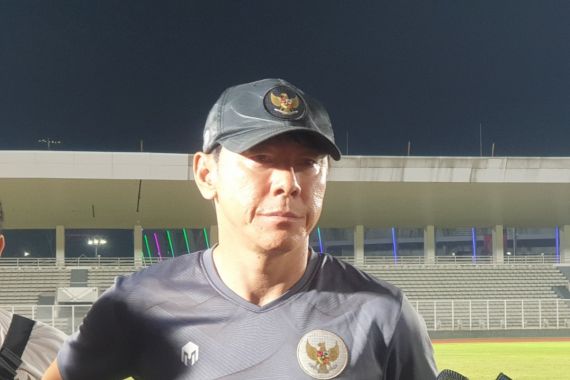 Pimpin Latihan Timnas di Surabaya, Shin Tae Yong Beber Kondisi Pemain - JPNN.COM