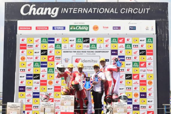 ARRC Thailand: Pembalap Indonesia Mendominasi Kelas AP250 - JPNN.COM