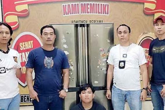 Jual Barang Hasil Curian di Facebook, Dendi Airlangga Langsung Dijemput Polisi - JPNN.COM