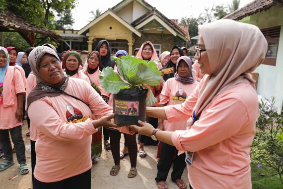 Mak Ganjar Ajak Warga Banten Budi Daya Tanaman Sayur Untuk Jaga Stok Pangan - JPNN.COM