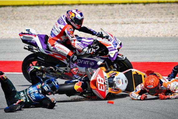 Bukti MotoGP 2023 Sengit, 114 Kecelakaan dalam 5 Seri Awal - JPNN.COM