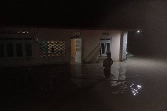 Banjir Merendam Lima Daerah di Sulteng - JPNN.COM