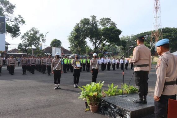Oknum Polisi di Lombok Tengah Dipecat, AKBP Irfan Sampaikan Pesan Tegas - JPNN.COM