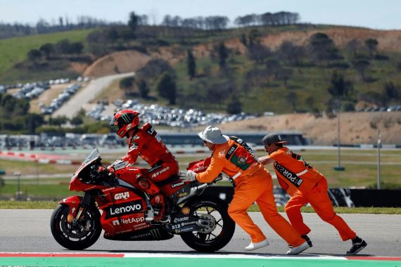 Amukan Francesco Bagnaia Setelah Kecelakaan di MotoGP Amerika 2023 - JPNN.COM