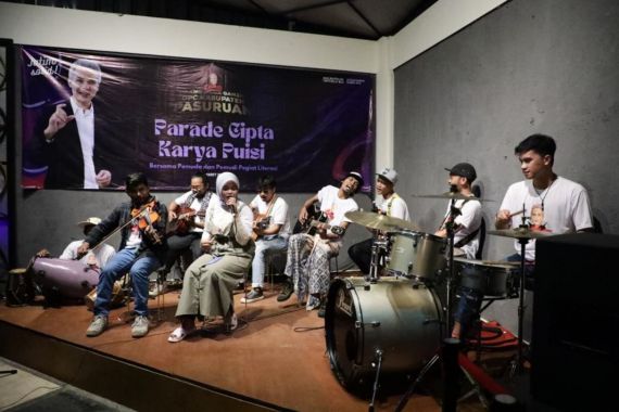 Lewat Parade Puisi, Orang Muda Ganjar Kabupaten Pasuruan Tingkatkan Semangat Literasi Milenial - JPNN.COM