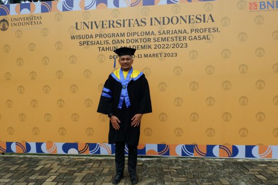 Jadi Lulusan Pertama Magister MIM FTUI, Triadi Lulus Cumlaude dalam 1,5 Tahun - JPNN.COM