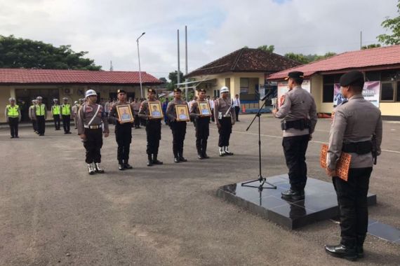 4 Anggota Polres Dompu Dipecat Secara Tidak Hormat - JPNN.COM