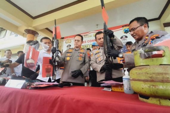 2 Pemuda Banyuwangi Punya Senjata Api Laras Panjang - JPNN.COM