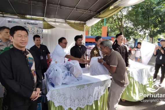 Safari Ramadan BUMN, Perhutani Gelar Bazar Sembako Murah di Bogor - JPNN.COM