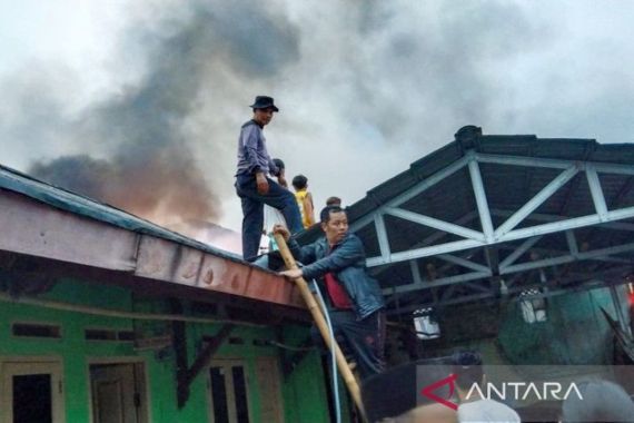 Kebakaran Melanda 6 Kontrakan di Bogor, Ini Dugaan Penyebabnya - JPNN.COM