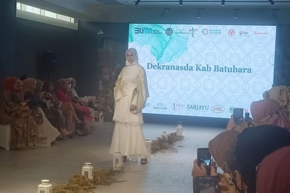 Sambut Idulfitri, Indonesia Modest Fashion Desainer Gelar Royal Raya Runway 2023 - JPNN.COM