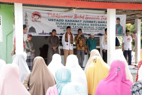 Usbat Ganjar Sumut dan Majelis Taklim Langkat Gelar Salat Sunah Tasbih - JPNN.COM