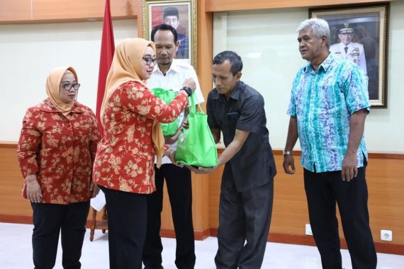 DWP BSKDN Hari Ini Membagi Paket Sembako, Pekan Depan Ikut Bazar Ramadan - JPNN.COM