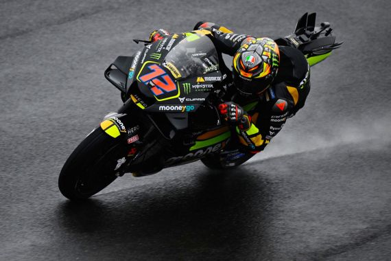 Gagal Naik Podium MotoGP Jepang, Bezzecchi Menyalahkan Kaca Helm - JPNN.COM