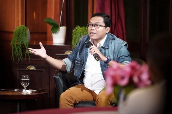 Pangi Curiga Koalisi Besar Bagian Manuver Jokowi, Singgung Ganjar dan PDIP - JPNN.COM