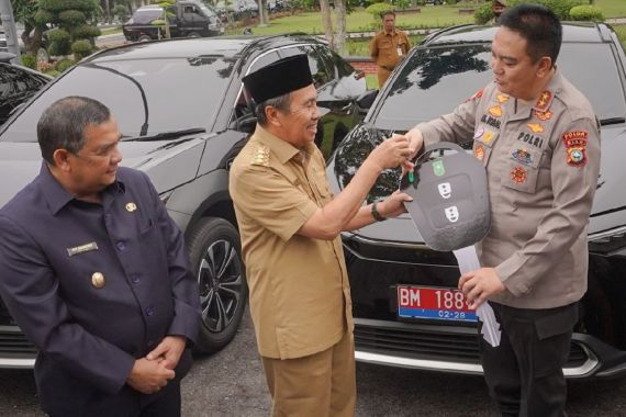 8 Petinggi di Riau Dapat Mobil Listrik Mewah, Habiskan APBD Rp 10 Miliar - JPNN.COM