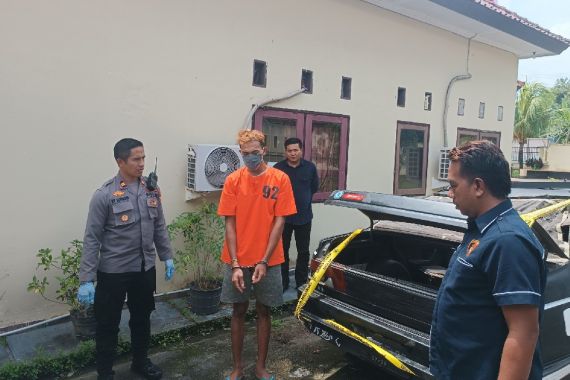 Spesialis Pencuri Tiang Telkom di Lombok Akhirnya Dibekuk Polisi - JPNN.COM