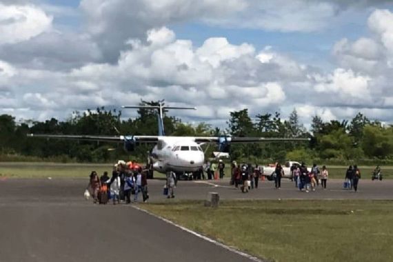 Polri Klaim Penerbangan di Bandara Dekai Normal dari Gangguan KKB - JPNN.COM