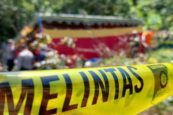 Polisi Bongkar Makam Balita yang Meninggal Setelah Imunisasi di Trenggalek - JPNN.COM