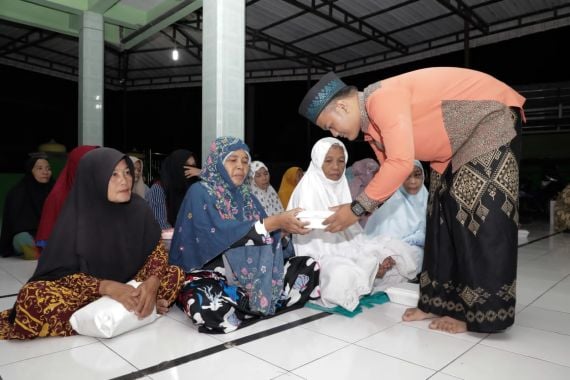 TGS Ganjar Gandeng Badan Kemakmuran Masjid Untuk Gelar Sahur Bersama Warga - JPNN.COM