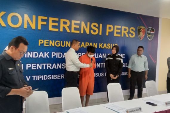 Polisi Gadungan Peras Mahasiswi di Palembang, Modusnya Sebar Foto Bugil - JPNN.COM