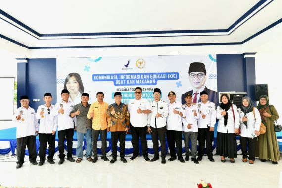 Wakil Ketua MPR Yandri Susanto Tekankan Literasi Obat dan Makanan Sangat Penting - JPNN.COM