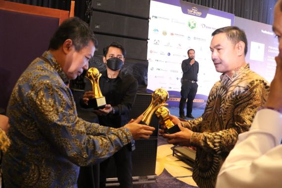 Keren, Kabupaten Tangerang Borong 5 Penghargaan Top BUMD Award 2023 - JPNN.COM