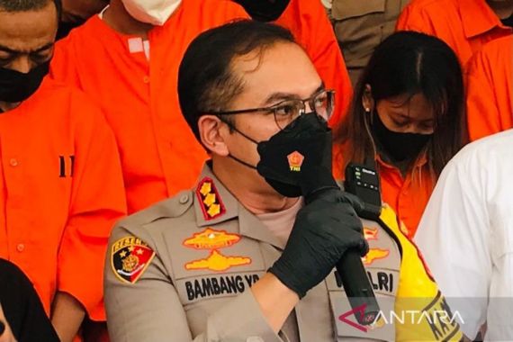 Berulah di Denpasar, Bule Asal California Langsung Ditangkap Polisi - JPNN.COM
