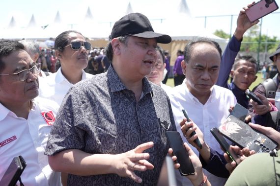 Didukung Projo, Airlangga Diprediksi Kecipratan Pemilih Jokowi - JPNN.COM
