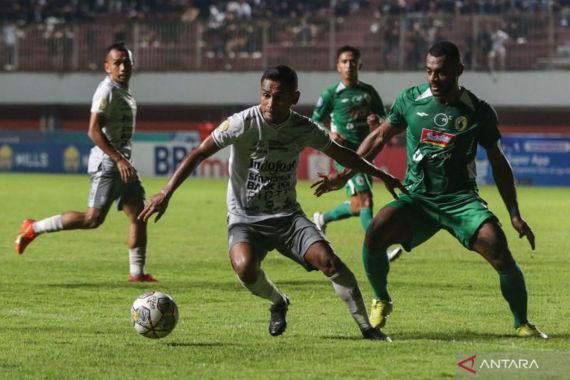 Kim Jeffrey Kurniawan dan Ricky Cawor Cetak Gol, PSS Tumbangkan Bali United 2-0 - JPNN.COM