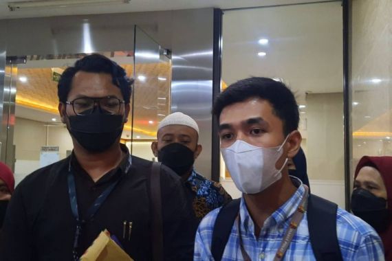 Kartini Tidak Ikhlas Putrinya Meninggal dalam Tragedi Kanjuruhan - JPNN.COM