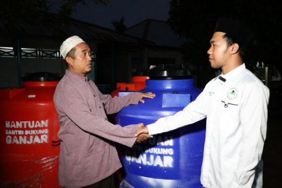 Santri Dukung Ganjar Adakan Pelatihan Pengelolaan Air Bersih - JPNN.COM