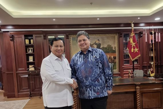 Prabowo Membutuhkan Airlangga dan Golkar untuk Menang Pilpres 2024 - JPNN.COM