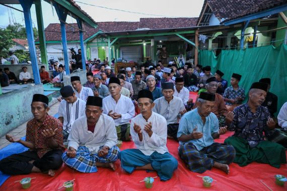 Sukarelawan Ganjar Sejati & Masyarakat Kota Banjar Peringati Nuzululqur'an - JPNN.COM