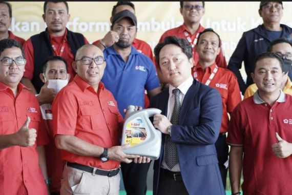 Eni Lubricant Tebar CSR, Ganti Oli untuk Ambulans PMI - JPNN.COM