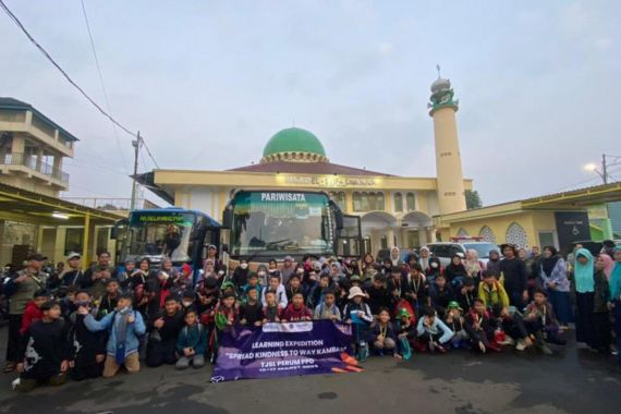 Perum PPD Sediakan Transportasi Bagi Murid Sekolah Alam Indonesia - JPNN.COM
