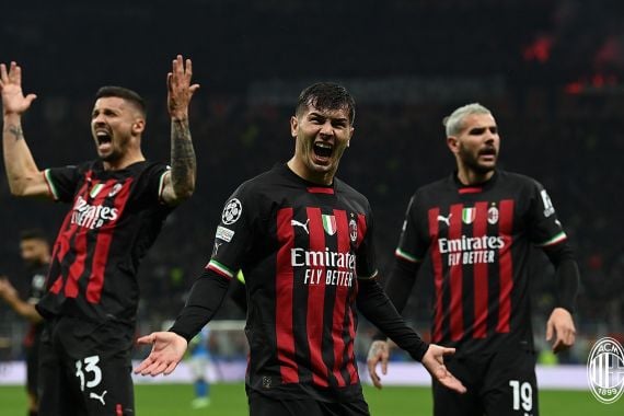 5 Fakta Mengerikan Kemenangan AC Milan atas Napoli - JPNN.COM