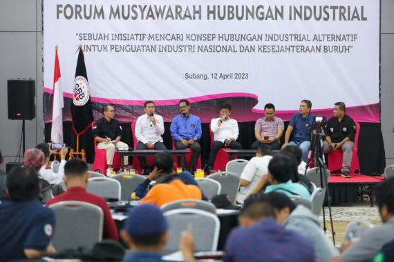 Ikhtiar Ganjaran Buruh Berjuang Memperkuat Industri Nasional dan Kesejahteraan Buruh - JPNN.COM