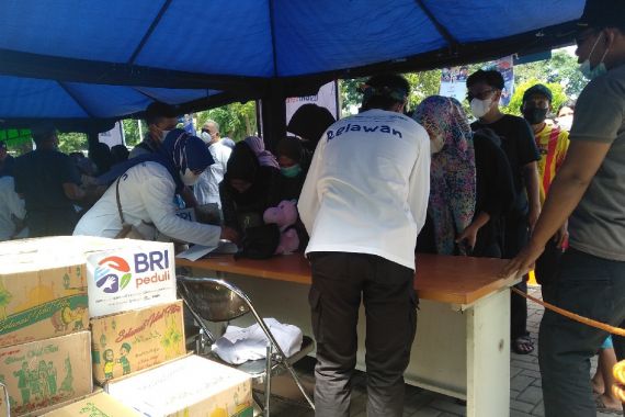BRI Group Bagikan 1.000 Paket Sembako, Pak Wali Titip Pesan untuk Warga DKI  - JPNN.COM