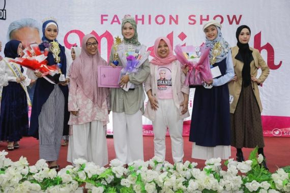 Srikandi Ganjar Sulsel Semarakkan Ramadan dengan Kompetisi Fashion Show - JPNN.COM