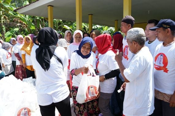 Ngabuburit Bareng Relawan Puan Banjar, Selawat hingga Bagi-Bagi Sembako - JPNN.COM