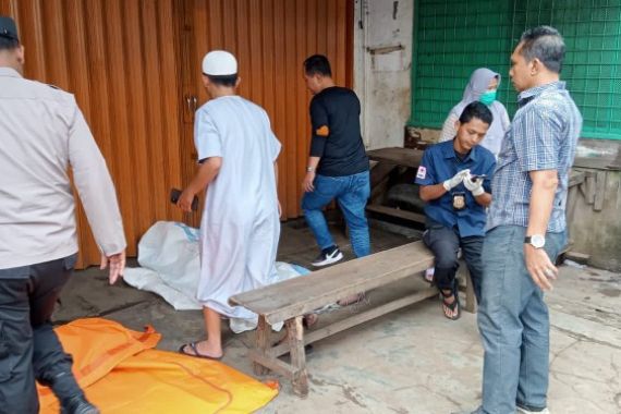 Diduga Sakit, Lansia di Palembang Ini Meninggal Dunia di Depan Ruko - JPNN.COM