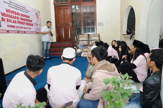 Srikandi Ganjar Adakan Doa dan Bukber Bareng Komunitas Generasi Muda Mudi Masa Kini - JPNN.COM