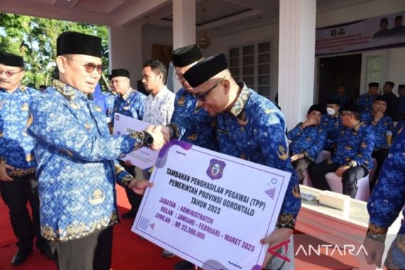 ASN Gorontalo Terima TPP 3 Bulan Tanpa Potongan, Hamka: Ini Sesuai Janji Saya - JPNN.COM