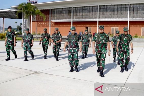 Panglima TNI Menerapkan Operasi Siaga Tempur di Daerah Rawan Papua, Pengamat Intelijen Sepakat - JPNN.COM