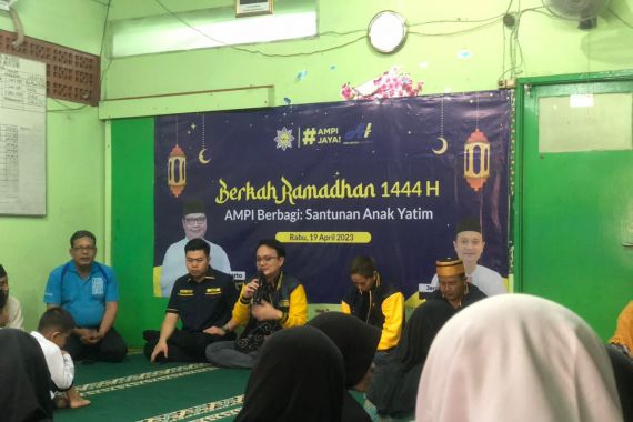 Jelang Idulfitri, DPP AMPI Berbagi Kebahagiaan dengan Para Anak Yatim Piatu - JPNN.COM