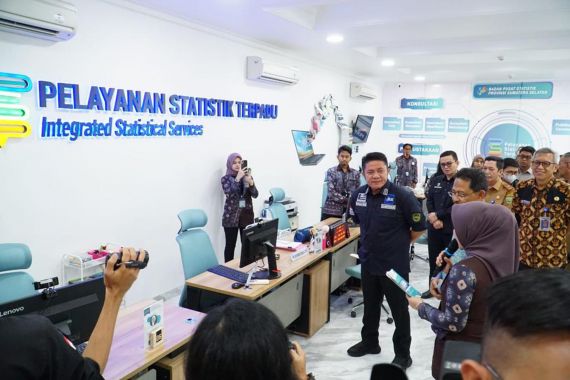 Kunjungi BPS Sumsel, Herman Deru Ingin Pastikan Transformasi ke Data Digital Telah Dilakukan - JPNN.COM