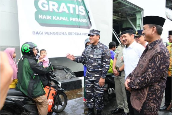 KSAL Melepas Mudik Gratis Bersama TNI AL Lewat Jalur Laut dan Darat, Begini Pesannya - JPNN.COM