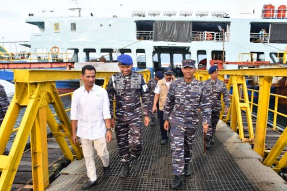 Pastikan Arus Mudik Lebaran Aman, TNI AL Periksa Kesiapan Penyeberangan Ketapang - JPNN.COM
