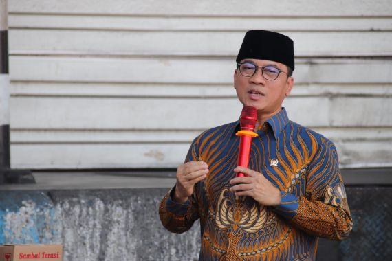 Yandri Susanto: Ekspor Perdana Bahan Makanan untuk Haji Jadi Tonggak Sejarah Penting - JPNN.COM